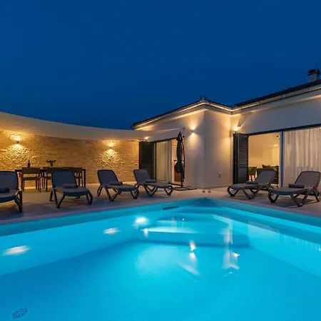 Paloma With Pool Comfortable *
