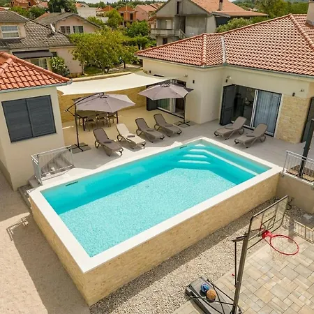 Paloma With Pool Comfortable Villa *