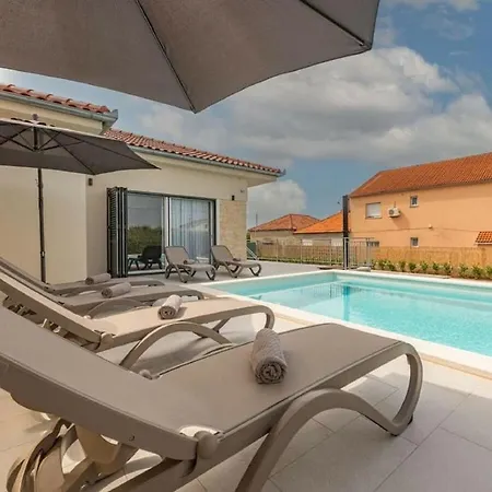 Paloma With Pool Comfortable Βίλα Sukošan