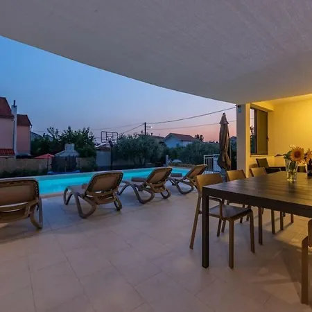 Paloma With Pool Comfortable Βίλα Sukošan